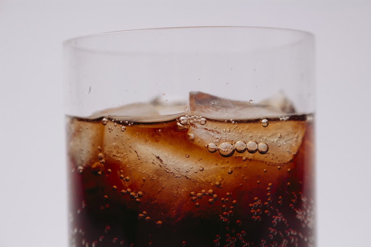 糖質制限中だけど、コーラを飲んでも大丈夫？糖質制限におすすめのコーラとは？